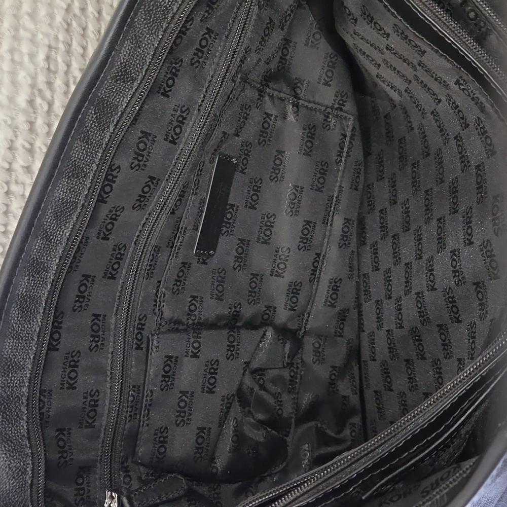 Michael Kors Black Laptop Bag Sleek Design - Picture 3 of 4